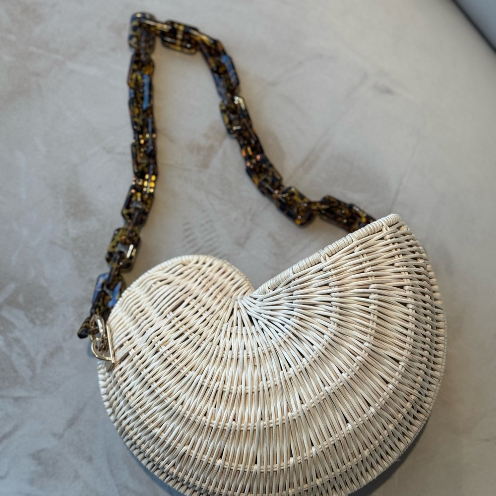 Shell handbag with Tortoise Chain - Picture 5 of 14